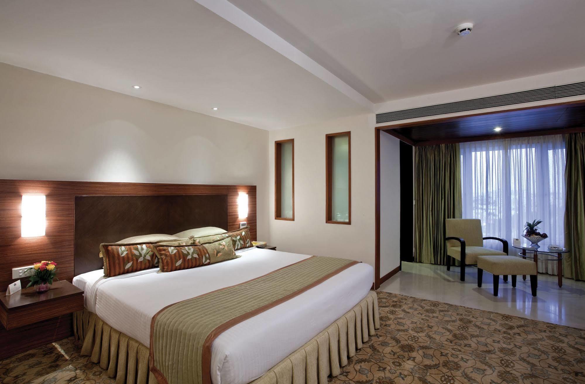 Bloomsuites L Ahmedabad Ruang foto
